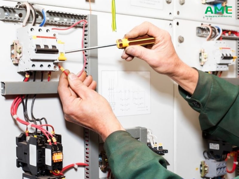 Cách khắc phục khi aptomat không bật lên được