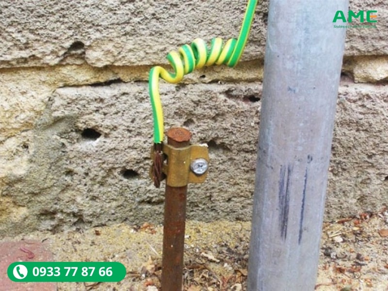 Dây tiếp địa đảm nhận vai trò dẫn dòng điện rò rỉ xuống đất